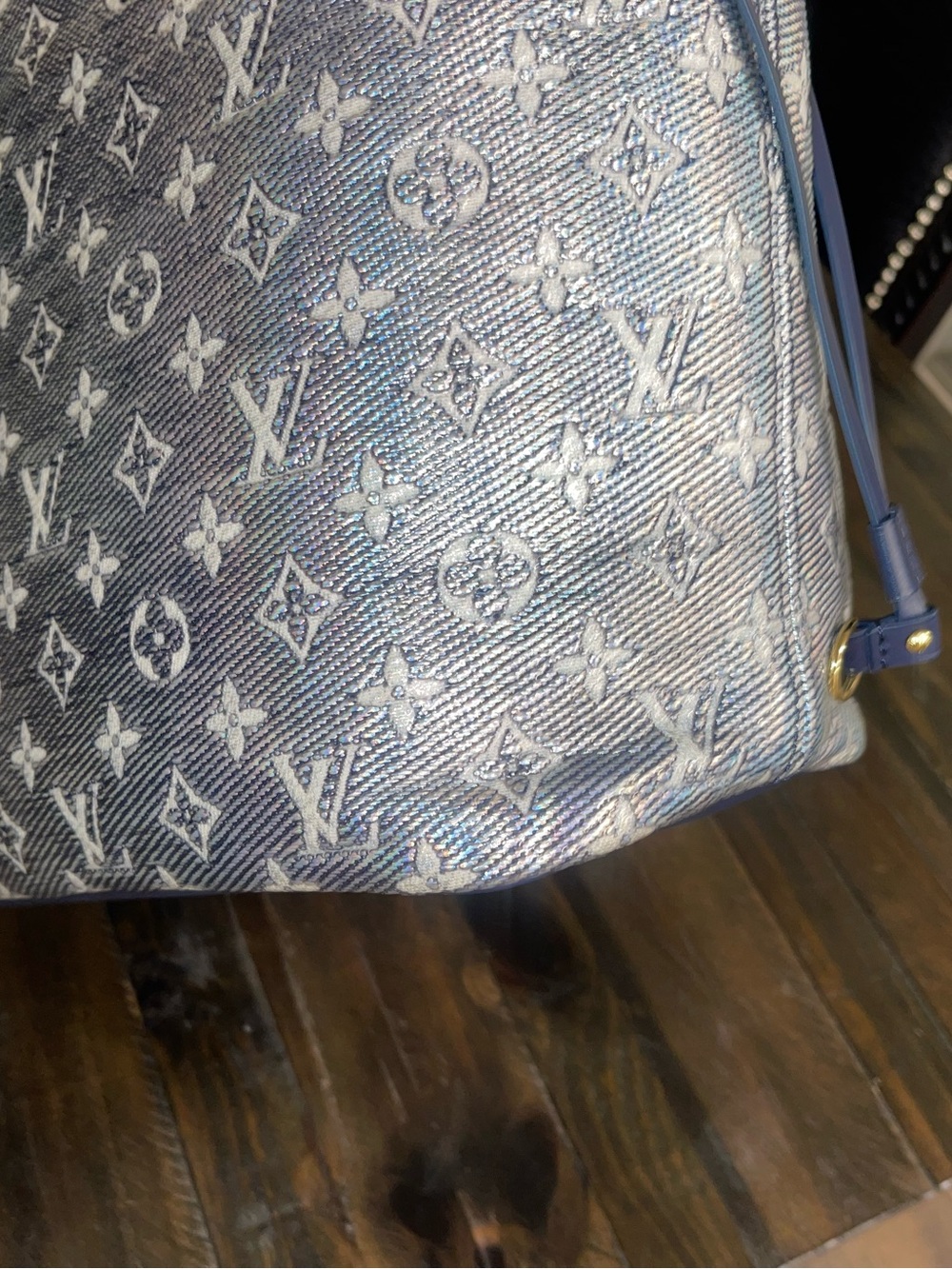 Louis Vuitton Limited Edition Monoglam Neverfull tote and pouch. - Picture 7 of 16